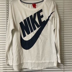 Ladies long sleeve nike tee